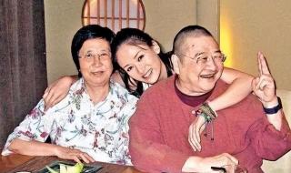 单亲妈妈嫁女儿同学的爸爸